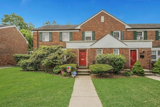 118 Robins Rd Unit 118, New Rochelle, NY 10801