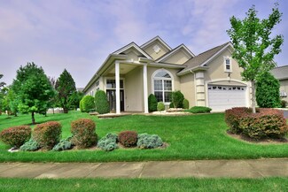 8 Danbury Ct, Jackson, NJ 08527