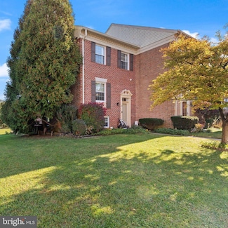 13 Valley Crossing Cir, Cockeysville, MD 21030