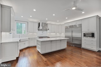 13013 Dunhill Dr, Fairfax, VA 22030