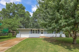 812 N Cheyenne Dr, Independence, MO 64056