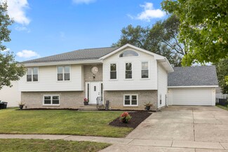 369 Whiteside Dr, Joliet, IL 60435