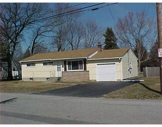 408 Maple St, Warwick, RI 02888