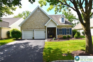82 Glenmoor Cir S, Easton, PA 18045