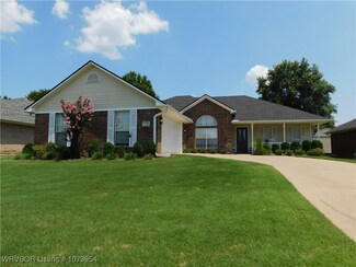 7305 Red Pine Dr, Fort Smith, AR 72916