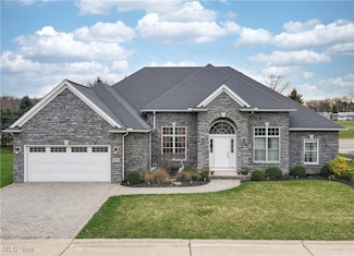 3857 Heron Watch Dr, Uniontown, OH 44685