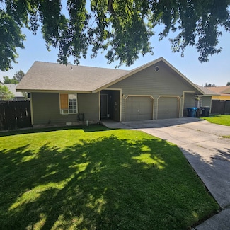 2740 SW Umatilla Ct, Redmond, OR 97756