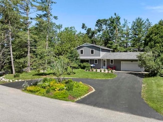 540 W Summit St, Harbor Springs, MI 49740