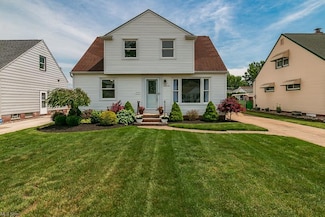 29418 Woodway Dr, Wickliffe, OH 44092