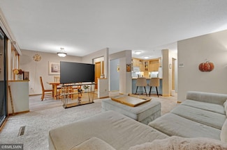 15805 26th Ave N Unit B, Plymouth, MN 55447