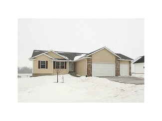 4571 Willow St, Palo, IA 52324