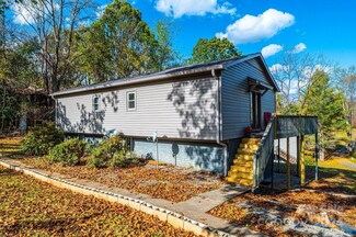 2124 Saint Pauls Church Rd, Newton, NC 28658