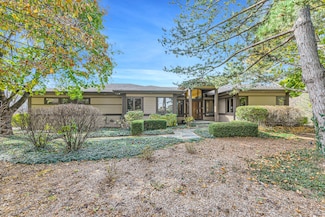 6N498 Splitrail Ct, Saint Charles, IL 60175