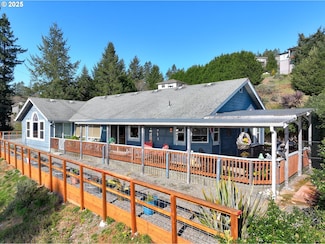 838 Marina Heights Rd, Brookings, OR 97415