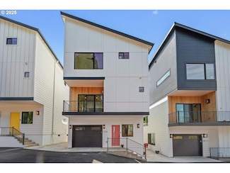 10729 NE Fremont St, Portland, OR 97220