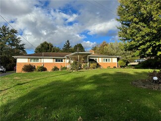 214 Sunset Dr, New Castle, PA 16105