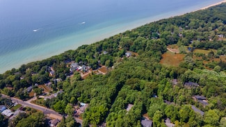 3 Wildwood Ln, Douglas, MI 49406
