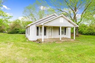 746 N Military St, Loretto, TN 38469