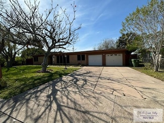 25 Carlton Dr, Brownsville, TX 78521