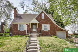 1824 Twin Ridge Blvd, Omaha, NE 68105