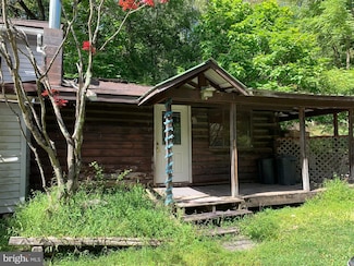 20 Whippoorwill Ln, Lock Haven, PA 17745