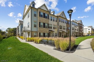 24 Braeburn Ct, Livingston, NJ 07039