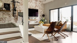 114 Roberts Ln Unit 101, Alexandria, VA 22314