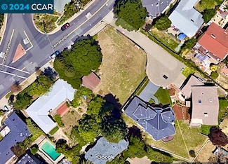 8246 Terrace Dr, El Cerrito, CA 94530