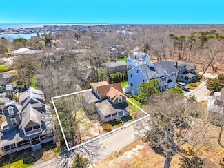 11 John Wesley Ave, Oak Bluffs, MA 02568