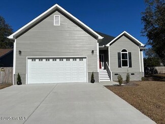 3162 Oak Dr SW, Shallotte, NC 28470