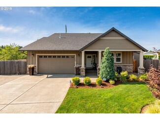 14405 Edgemont Dr, Oregon City, OR 97045