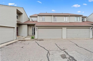740 Eastbridge Ct, Rochester Hills, MI 48307
