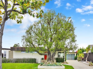 2000 Nautilus Ln, Newport Beach, CA 92660