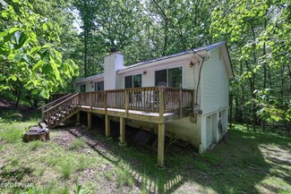 149 Lamplighter Ln, Lackawaxen, PA 18435