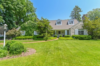 6570 N River Rd, Milwaukee, WI 53217