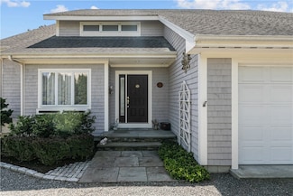 30 Sunnyside Ave, Bristol, RI 02809