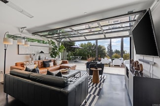 427 Hilmen Place, Solana Beach, CA 92075