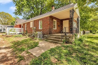 315 S Crane St, Independence, MO 64050