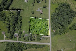 2809 Lake Rd, Woodlawn, TN 37191