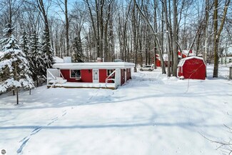 4307 E Shore Dr, Grawn, MI 49637