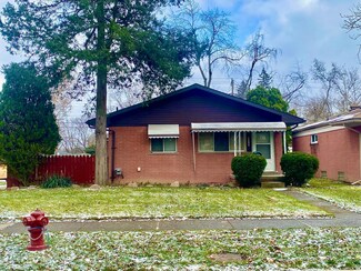 19506 Deering St, Livonia, MI 48152