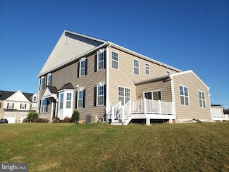 323 W Boulder Dr, Chalfont, PA 18914