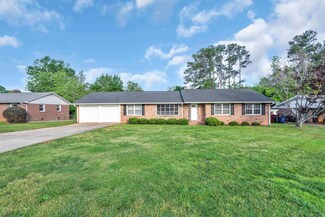 104 Saint James Dr, Spartanburg, SC 29301