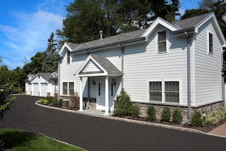 1001 Montauk Hwy Unit 10, West Islip, NY 11795