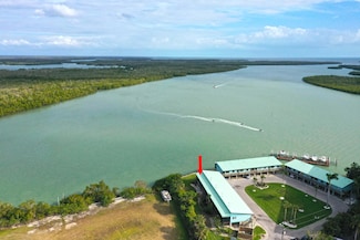 611 Palm Ave Unit F33, Goodland, FL 34140