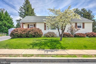 6147 Carpenter St, East Petersburg, PA 17520