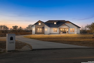 1090 Pegasus Dr, Spring Branch, TX 78070