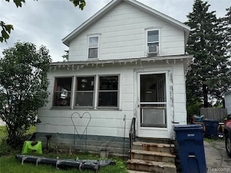 215 Stanton St, Bay City, MI 48708