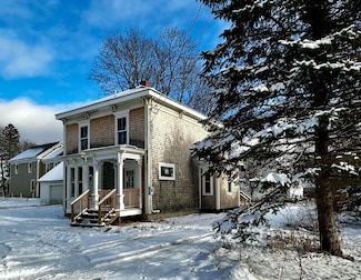48 Germain St, Calais, ME 04619