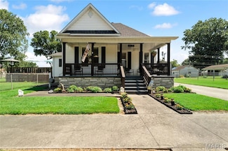 209 Gray Ave, Chaffee, MO 63740